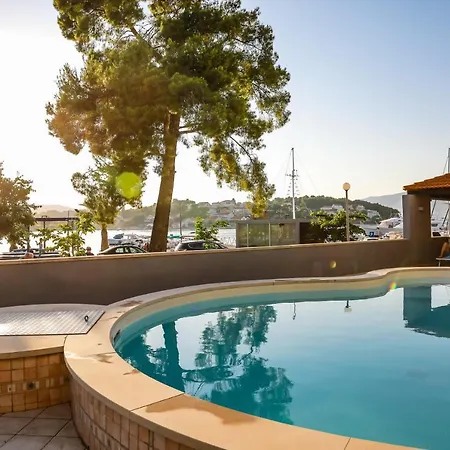 Hotel Hotel Lumbarda
