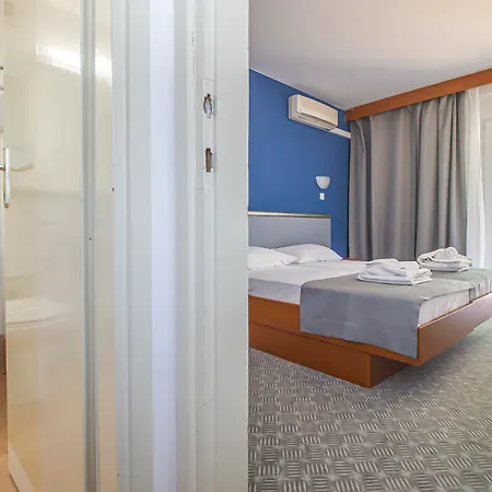 Hotel Lumbarda Szálloda