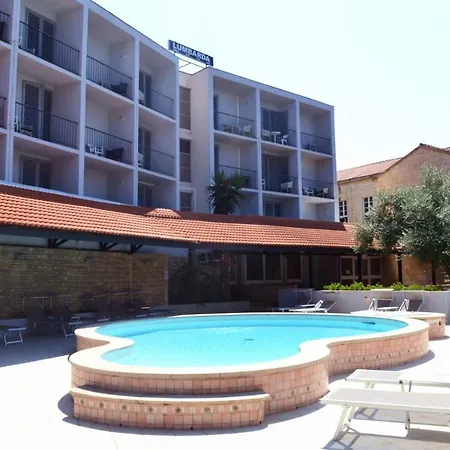 Hotel Lumbarda Szálloda 3*